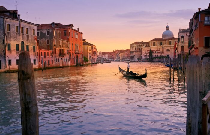 Eine Gondel in Venedig auf dem Canal Grande