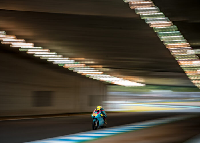 Motorrad auf der Rennstrecke Japan Motegi in Tunnel